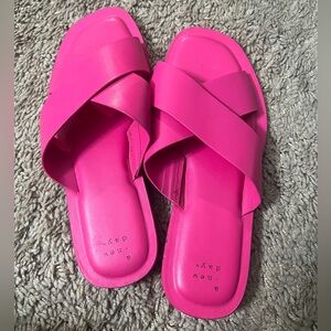 Old Navy pink sandals size 9